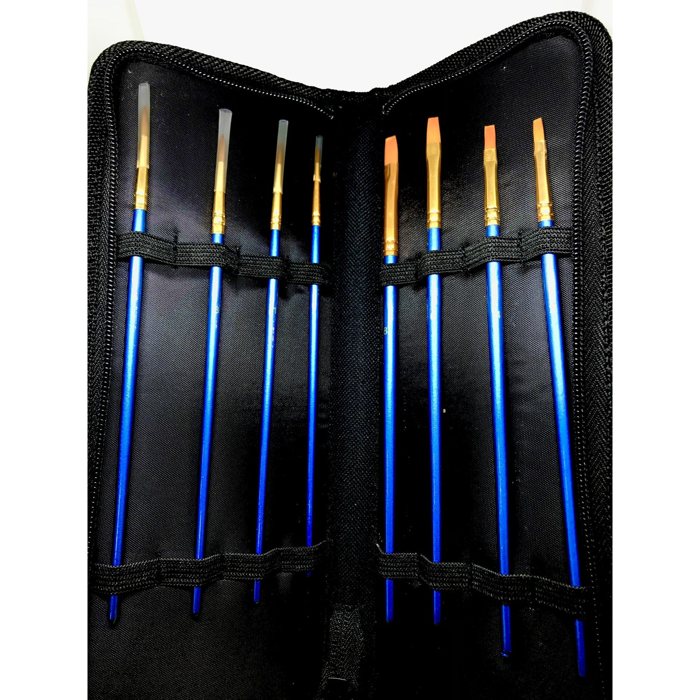 Sis Art Oil & Acrylic Nylon Brush Set in a Case - 4 Flat + 4 Round
