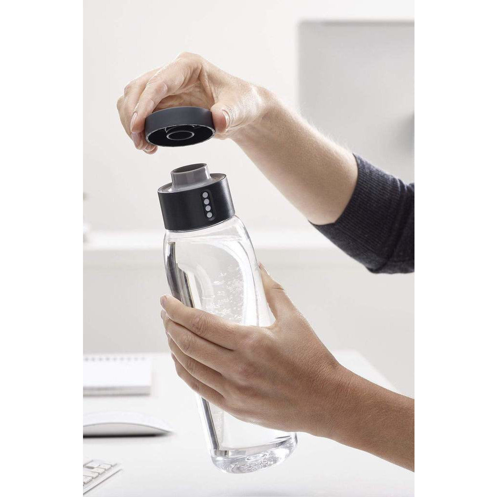 Joseph Joseph 0.75L Water Bottle with Dot Counting Lid