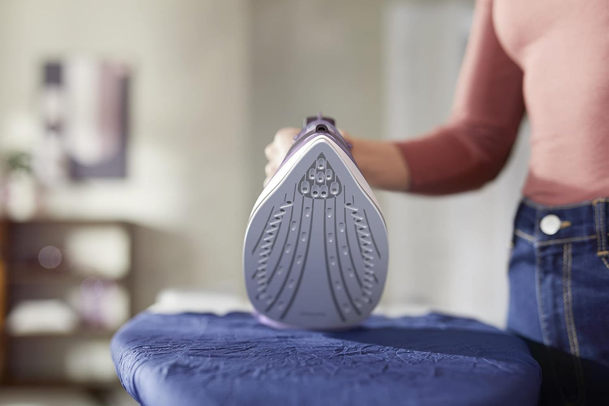 Philips Steam Iron 2600W, 40g/min Continuous Steam, 200g Steam Boost
