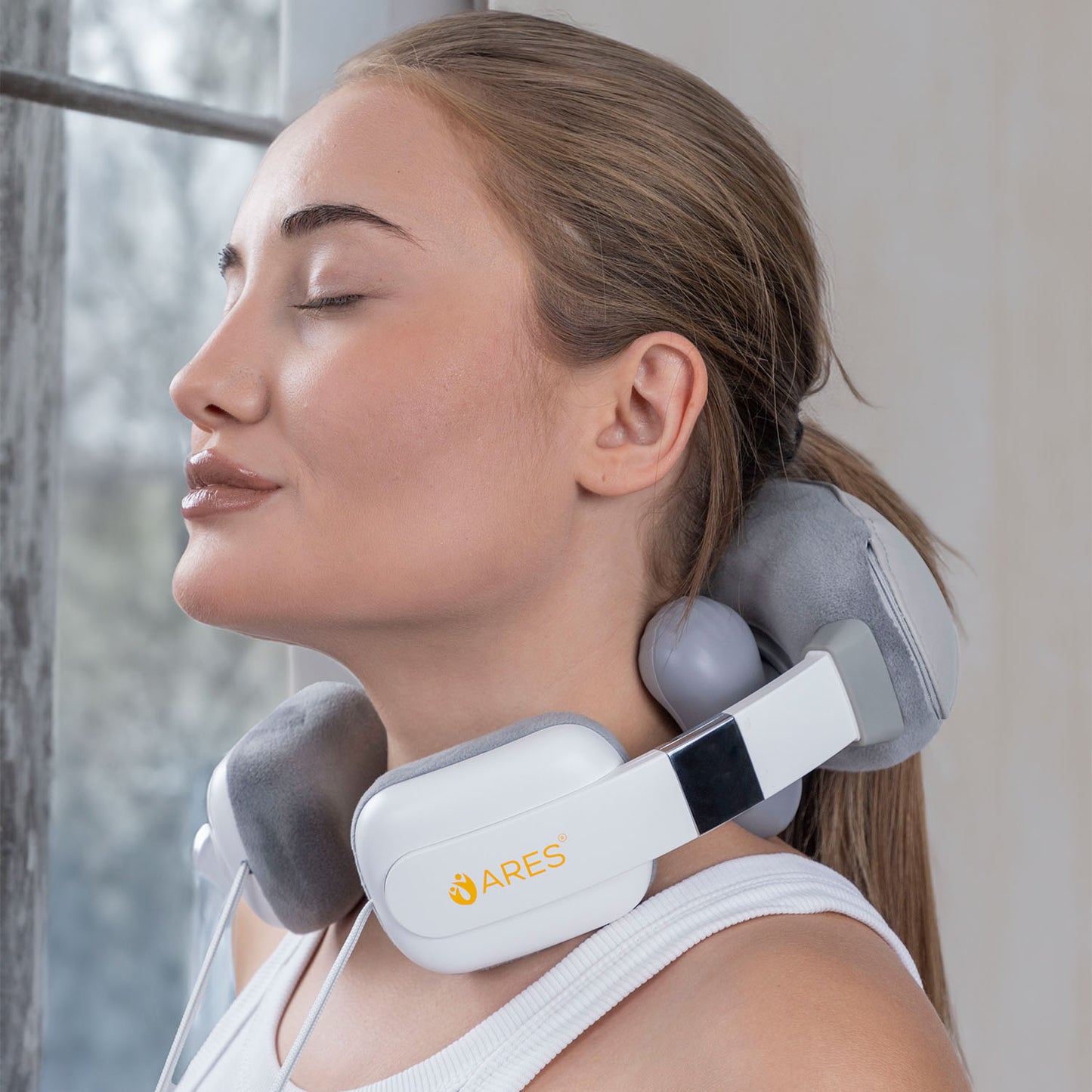 ARES uNeck Smart Massager