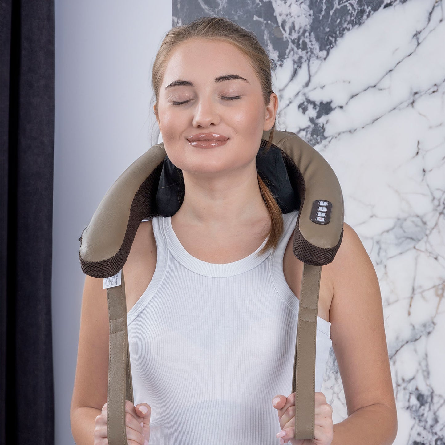 ARES uNeck 3D Neck shoulder massager (Brown)