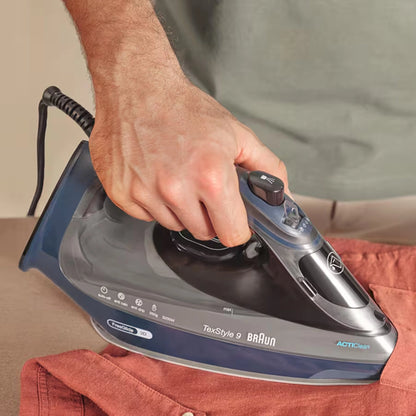 Braun Iron EloxalPlus with FreeGlide 3D technology 3200 W 330 ml Blue